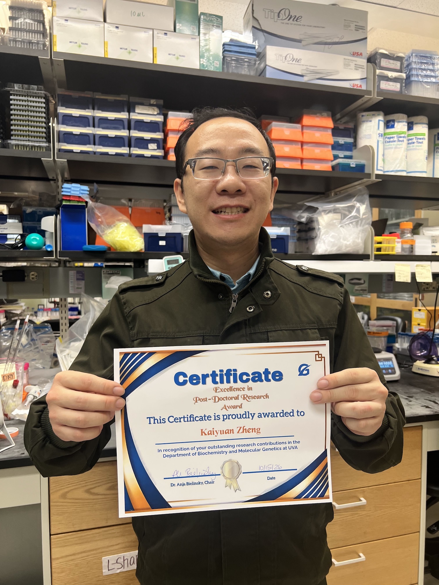 Kaiyuan Zheng with his BMG Research Award